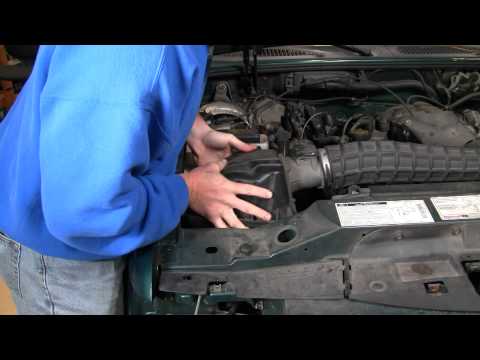 Как заменить воздушный фильтр двигателя на Ford Explorer 4.0L 97-05
