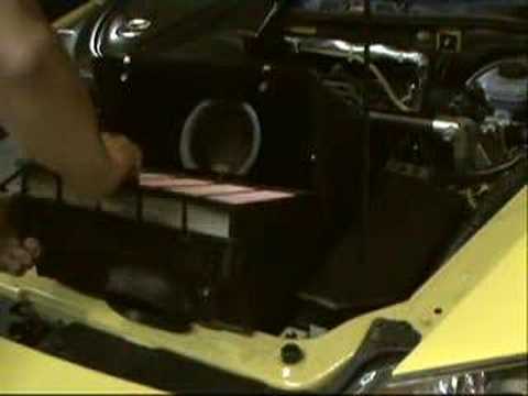 Как заменить воздушный фильтр двигателя на Mazda RX-8