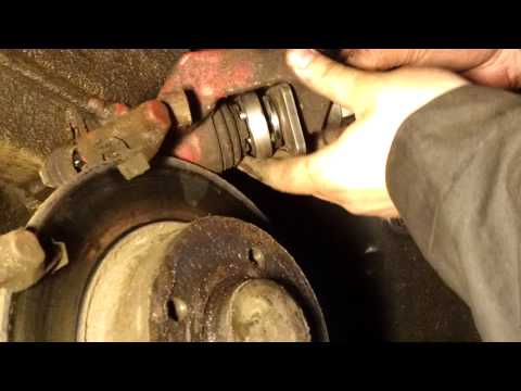 Как заменить тормозные колодки на Renault Megane 2