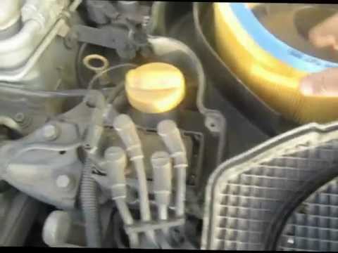 Как заменить воздушный фильтр двигателя на Renault Logan