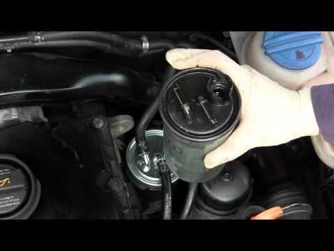 Как заменить топливный фильтр на Volkswagen Golf 5 TDI