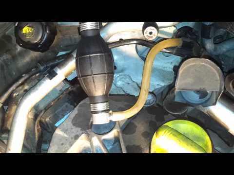 Как заменить грушу на Renault Megane