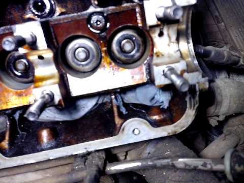 Как заменить маслосъемные колпачки на Audi 80