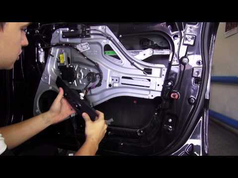 Как снять обшивку двери на Kia Sportage 2