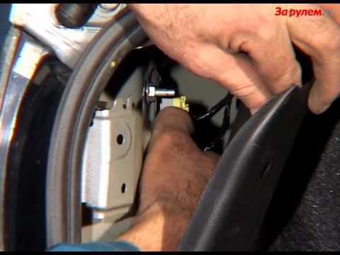 Как заменить лампу в задней фаре на Mazda 3