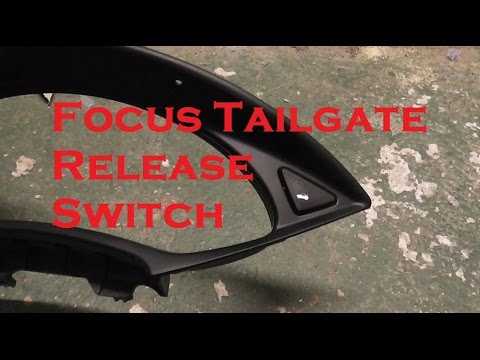 Как заменить кнопку открытия багажника на Ford Focus 1
