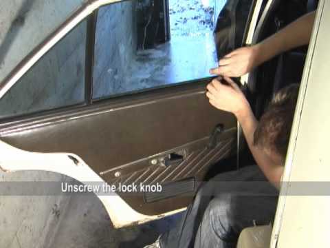 Как снять обшивку задней двери на Audi 80