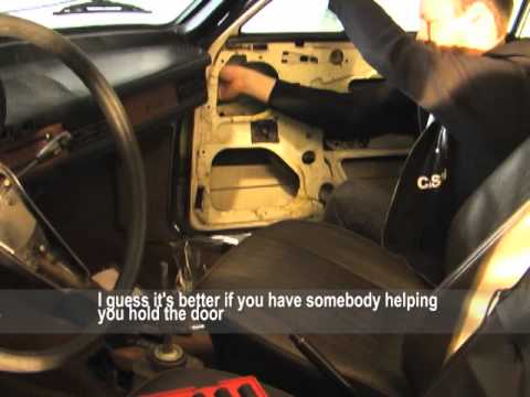 Как снять переднюю и заднюю дверь на Audi 80