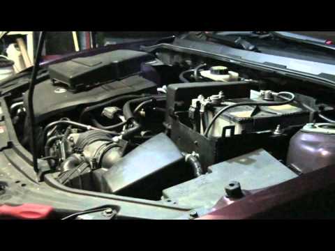 Как заменить воздушный фильтр двигателя на Mazda 3